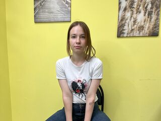 cam girl masturbating with dildo LynetteHeart