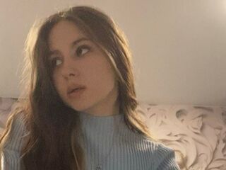 camslut topless MalissaHans