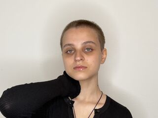 camslut naked MargrettHussar