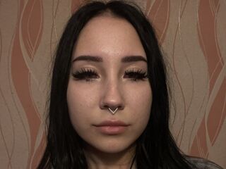naughty cam girl fingering shaved pussy MaxineWunderly