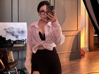 camslut fingering shaved pussy MayRenz