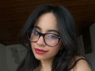 naked camgirl masturbating MelodyeMarks