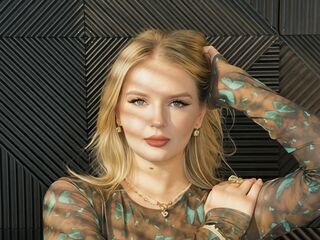 camgirl MiaLloydy
