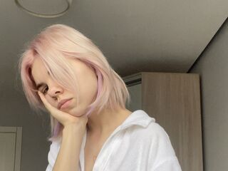 camgirl fingering shaved pussy MilaVonder