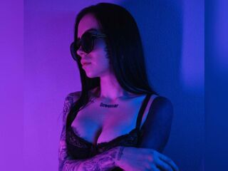 cam girl playing with sextoy MonicaBour