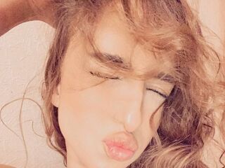 naked webcamgirl MyraRidler