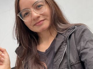 camgirl playing with vibrator NyssaraLasso