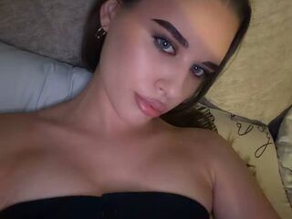 nude web cam RhiannonJumper