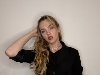 hot cam girl masturbating with vibrator RubyMoore