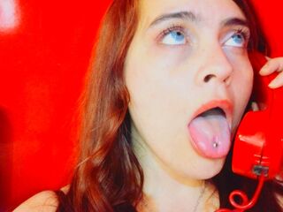 naked camgirl masturbating with vibrator SamyShays