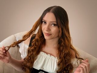mastubating web cam girl SaraDrew