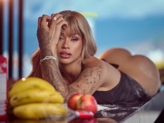 girl fingering shaved pussy ScarletThompsone