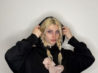 fingering cam slut SerenaRatte