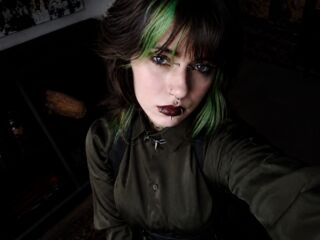 nude webcamgirl pic ShadowBelle