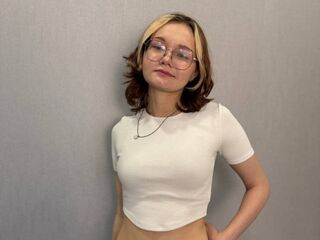 free live chat ShemikaDestro