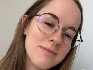 cam girl masturbating with dildo SophiMalesik