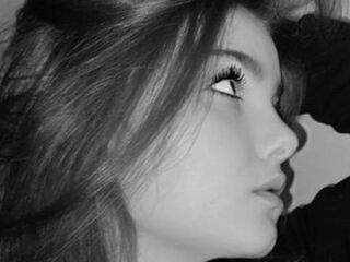 camgirl playing with vibrator StephanieMiller