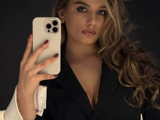 naked girl with webcam masturbating TaHillmer