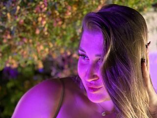 hot chatroom TarahZullo