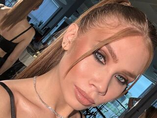 hot strip tease webcam TawnyaCarwell