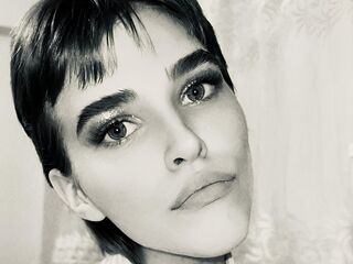 camgirl shaving pussy UdelaHailey